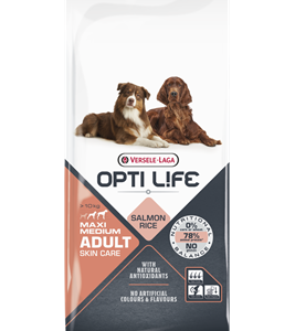 Croquettes Opti Life Adulte Saumon pour chien moyen et grand à la peau sensible.